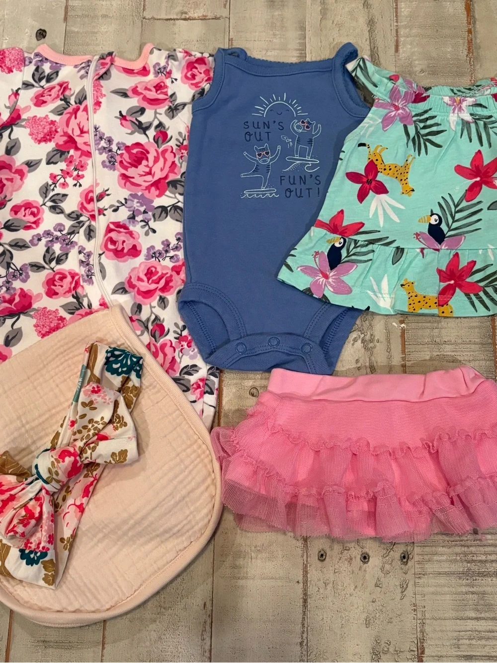 Carter’s 6 Piece Newborn Baby Girl Bundle